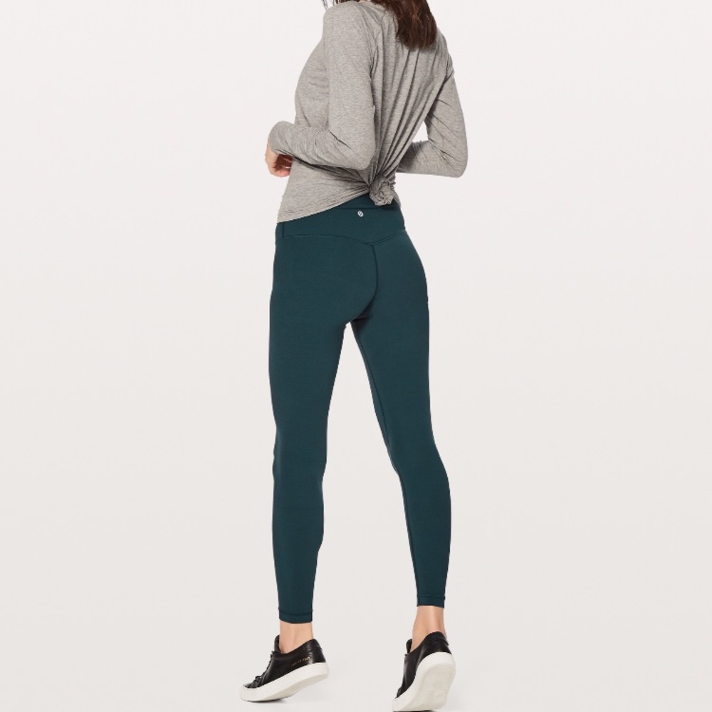 Lululemon aligns size 2